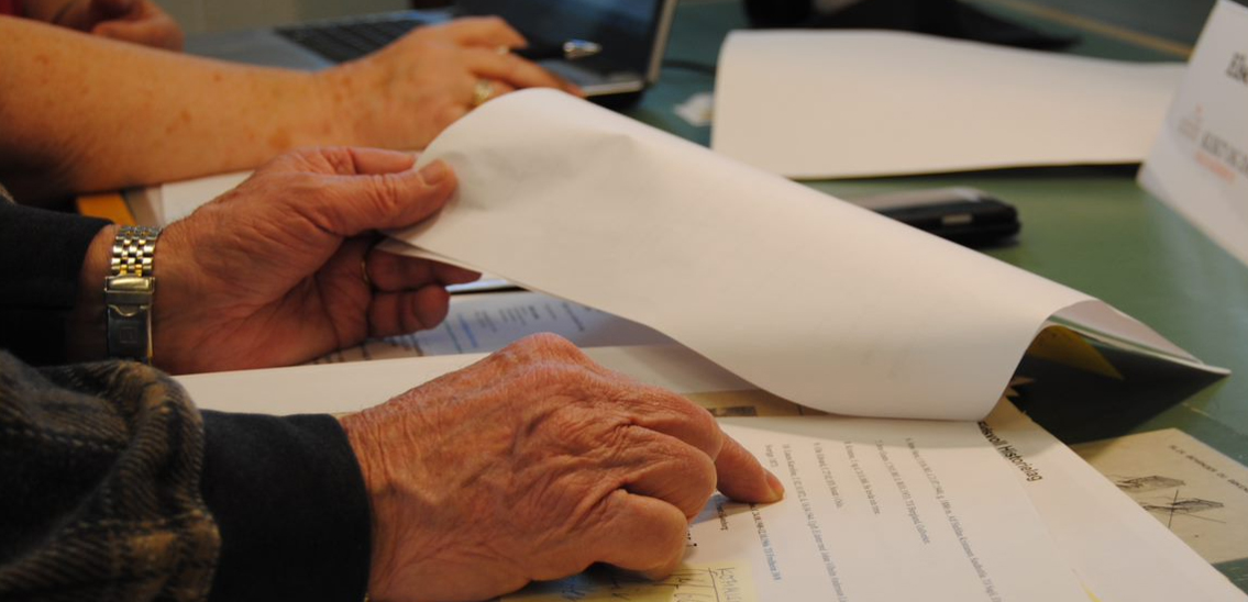 Illustrerer Slekt og Datas tilbud om slektshjelp