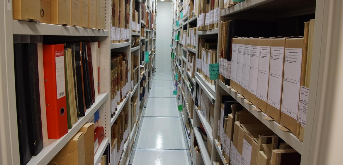 Reolene på Vestfoldarkivet