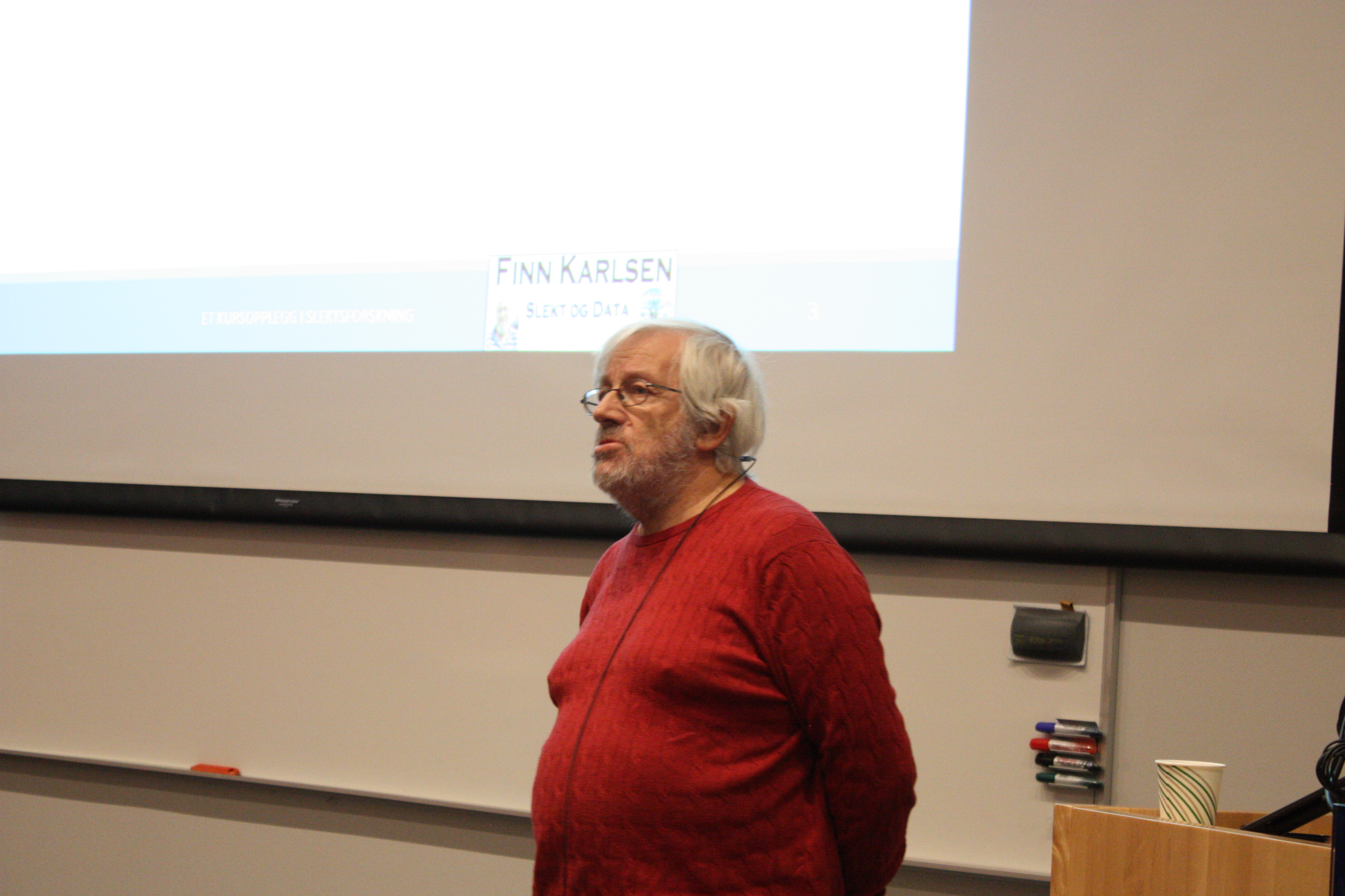 Finn Karlsen snakker om militære kilder i november