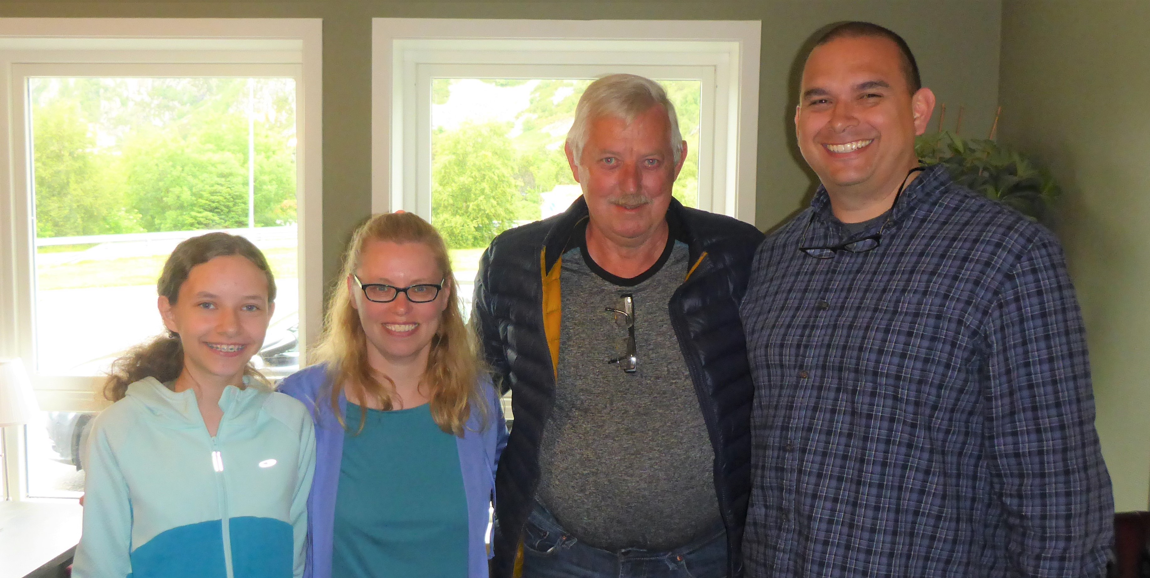Sophia Keers-Sanches, Allison Keers-Sanchez, Ole Jønsson og Ben Sanchez. Foto: Roger R Larsen