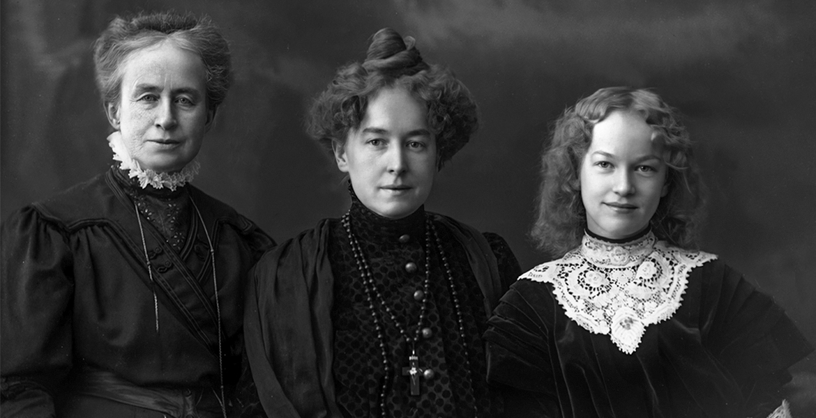 Tre generasjoner kvinner