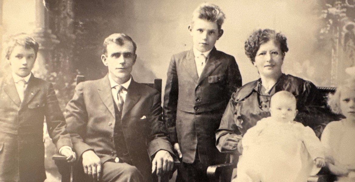 Aksel Petrus Leonard Rønning med familie i USA