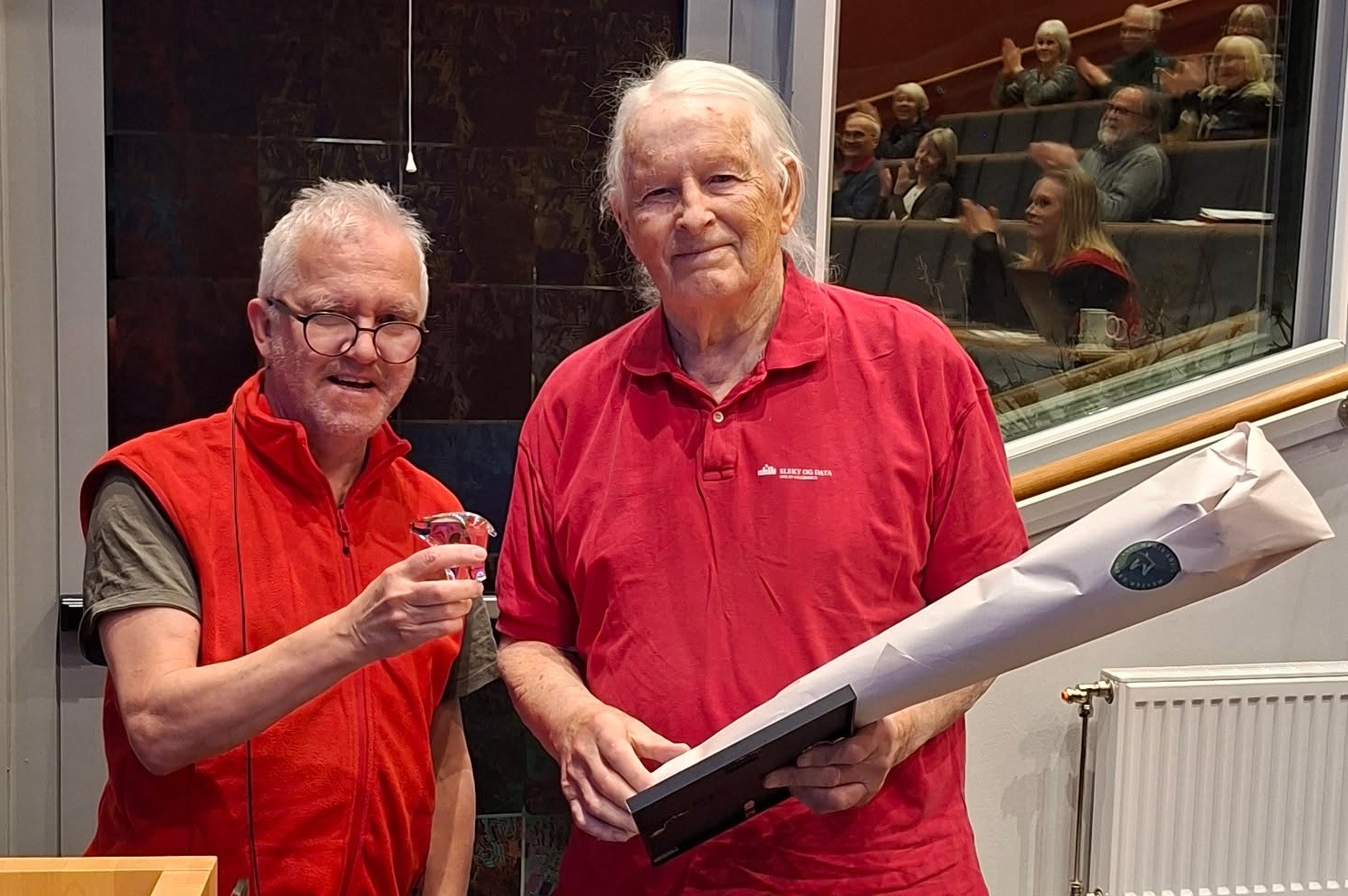 Styreleder emeritus Carl Birger van der Hagen til høyre